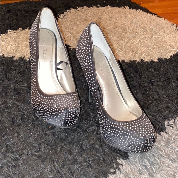Forever 21 - diamond studs pumps - Picture 2 of 4
